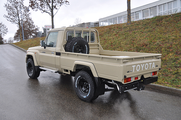 Land Cruiser J79 Single Cab - mit nestle-Umbau Land Cruiser J79 SC mit nestle-Umbau - Ansicht von Hinten schräg Links