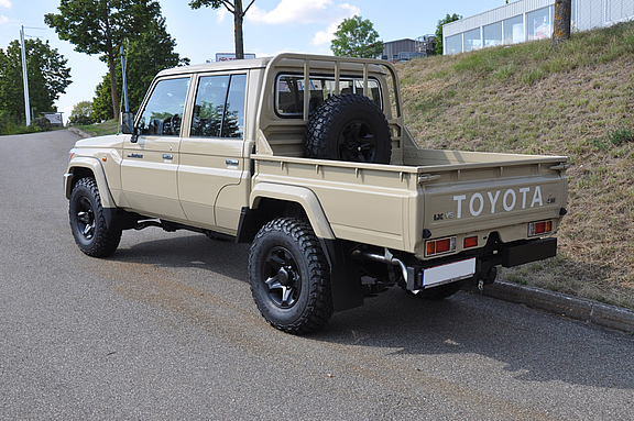 Land Cruiser J79 DC mit nestle-Umbau - Ansicht von Hinten schräg Links Land Cruiser J79 DC mit nestle-Umbau - Ansicht von Hinten schräg Links