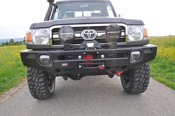 Land Cruiser J79 Single Cab mit nestle Umbau von Toyota- und Offroad-Nestle in Dornstetten Land Cruiser J79 Single Cab, Ansicht von Vorne